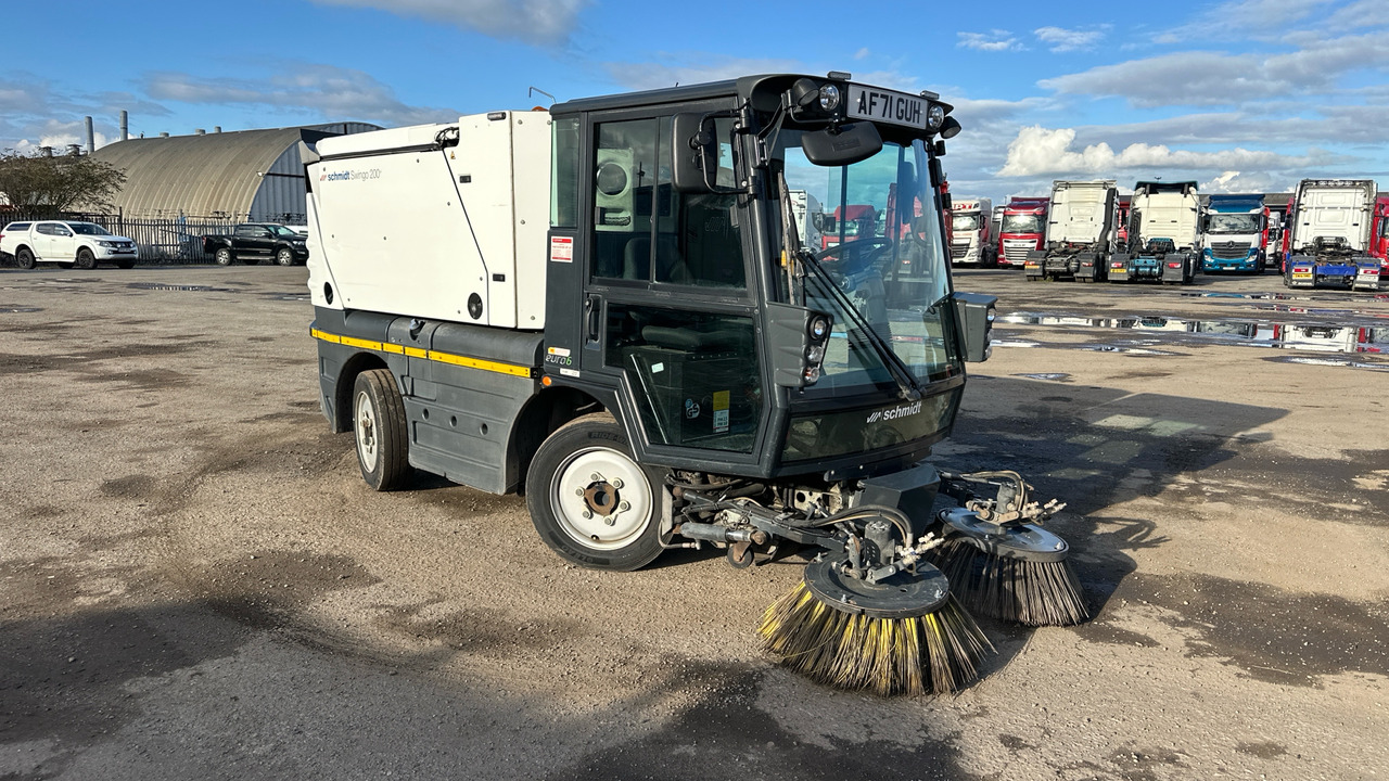 SCHMIDT SWINGO 200 - Xe quét đường: hình 1 SCHMIDT SWINGO 200 - Xe quét đường: hình 1