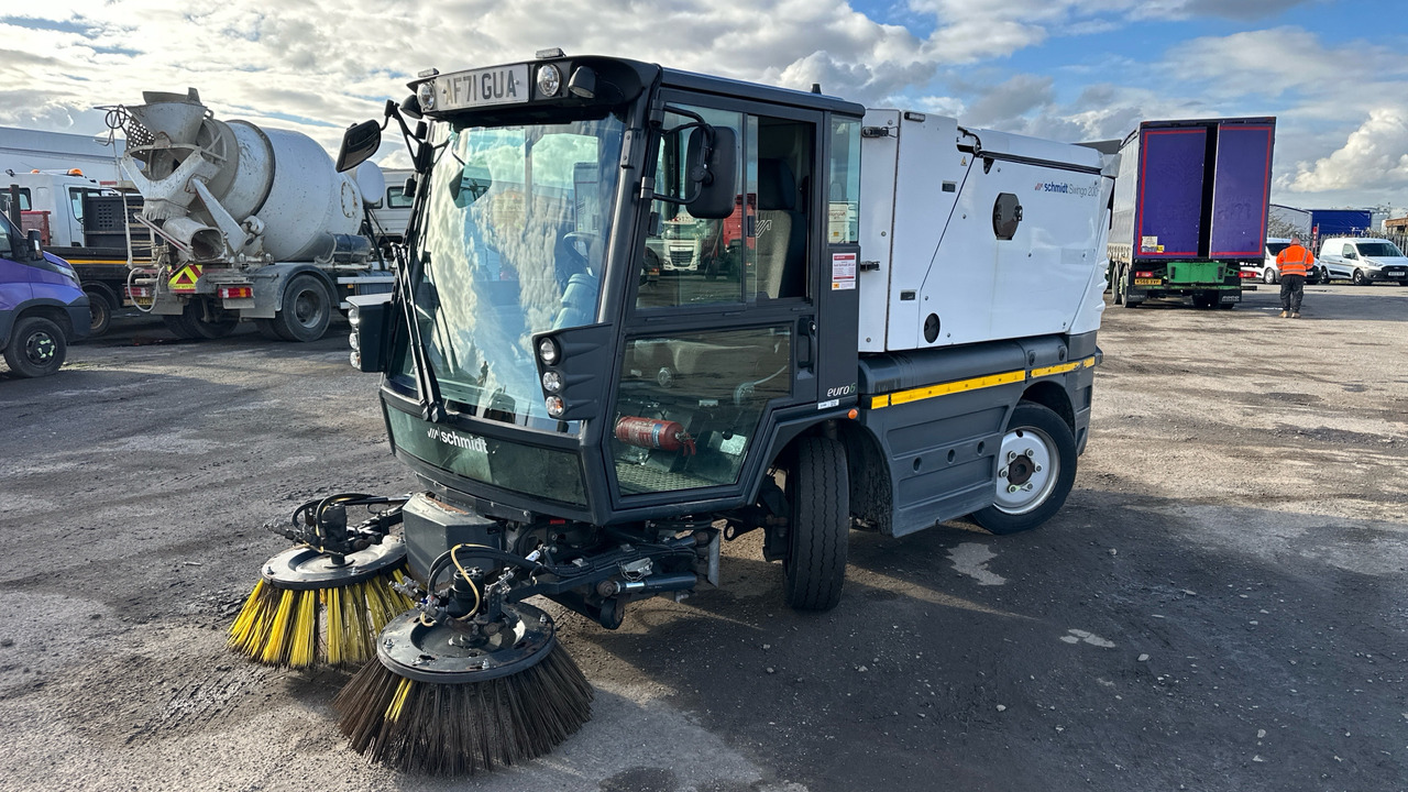 SCHMIDT SWINGO 200 - Xe quét đường: hình 2 SCHMIDT SWINGO 200 - Xe quét đường: hình 2