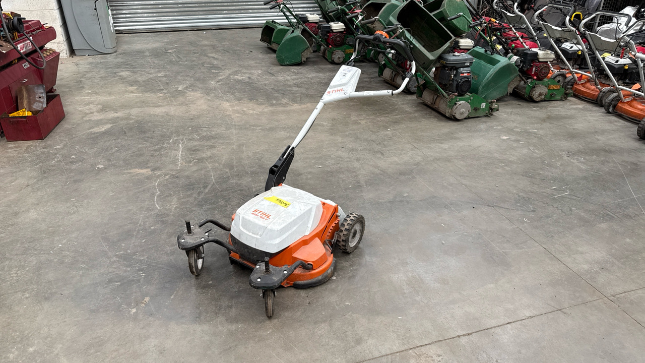 STIHL BR500 BACK PACK LEAF BLOWER - Trang thiết bị xây dựng: hình 3 STIHL BR500 BACK PACK LEAF BLOWER - Trang thiết bị xây dựng: hình 3