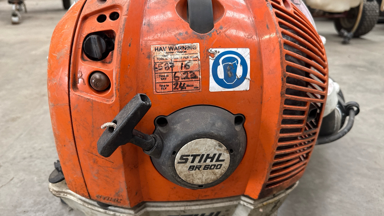 STIHL BR600 BACK PACK LEAF BLOWER - Trang thiết bị xây dựng: hình 5 STIHL BR600 BACK PACK LEAF BLOWER - Trang thiết bị xây dựng: hình 5