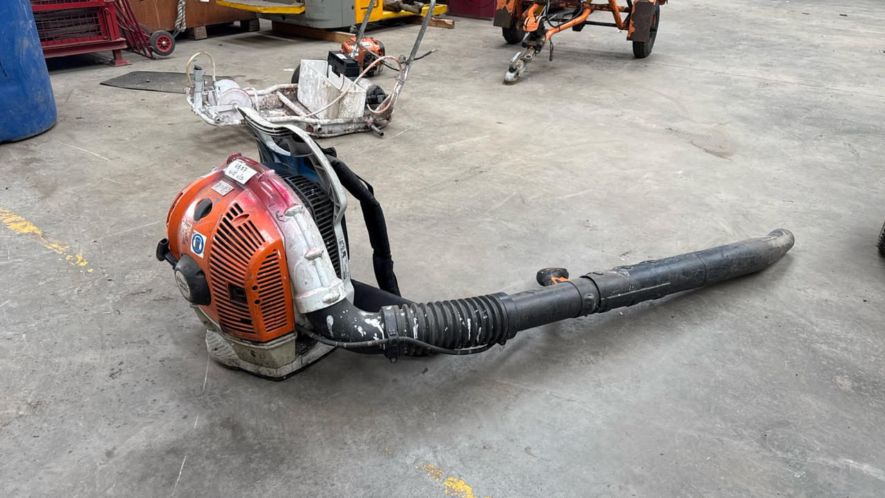 STIHL BR600 BACK PACK LEAF BLOWER - Trang thiết bị xây dựng: hình 2 STIHL BR600 BACK PACK LEAF BLOWER - Trang thiết bị xây dựng: hình 2