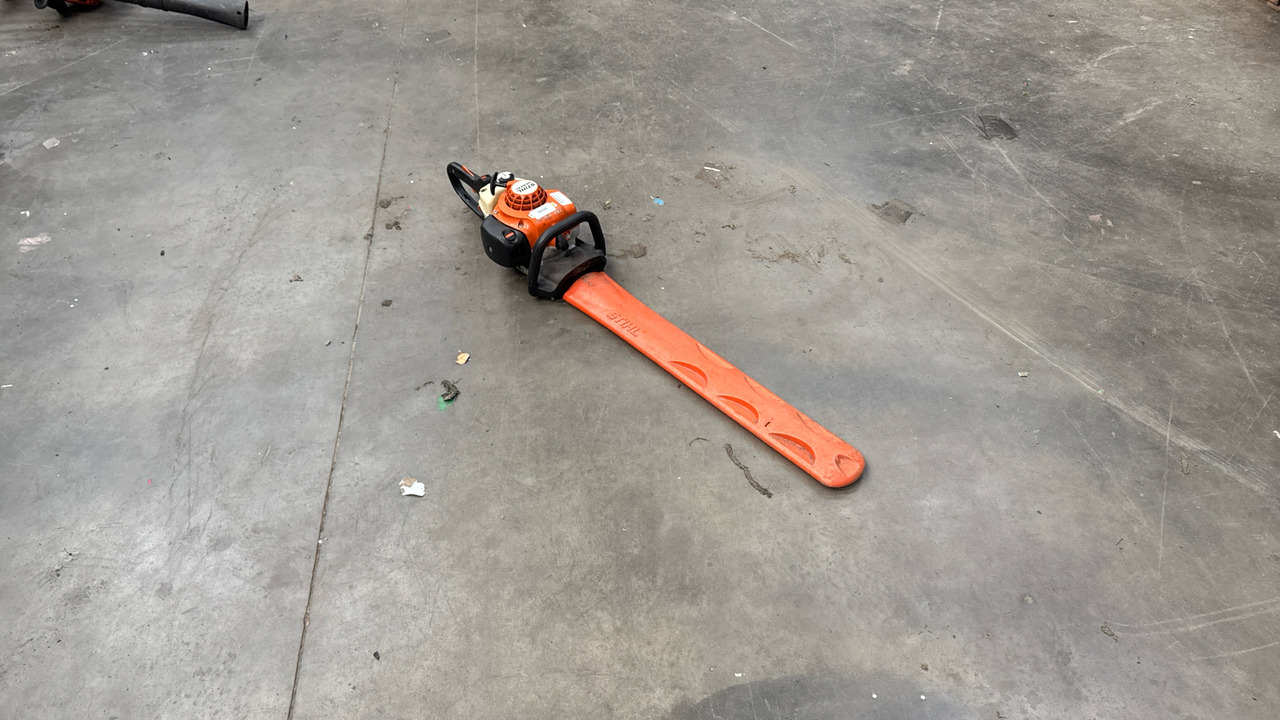 STIHL HS B2 RC HEDGE CUTTER - Trang thiết bị xây dựng: hình 4 STIHL HS B2 RC HEDGE CUTTER - Trang thiết bị xây dựng: hình 4