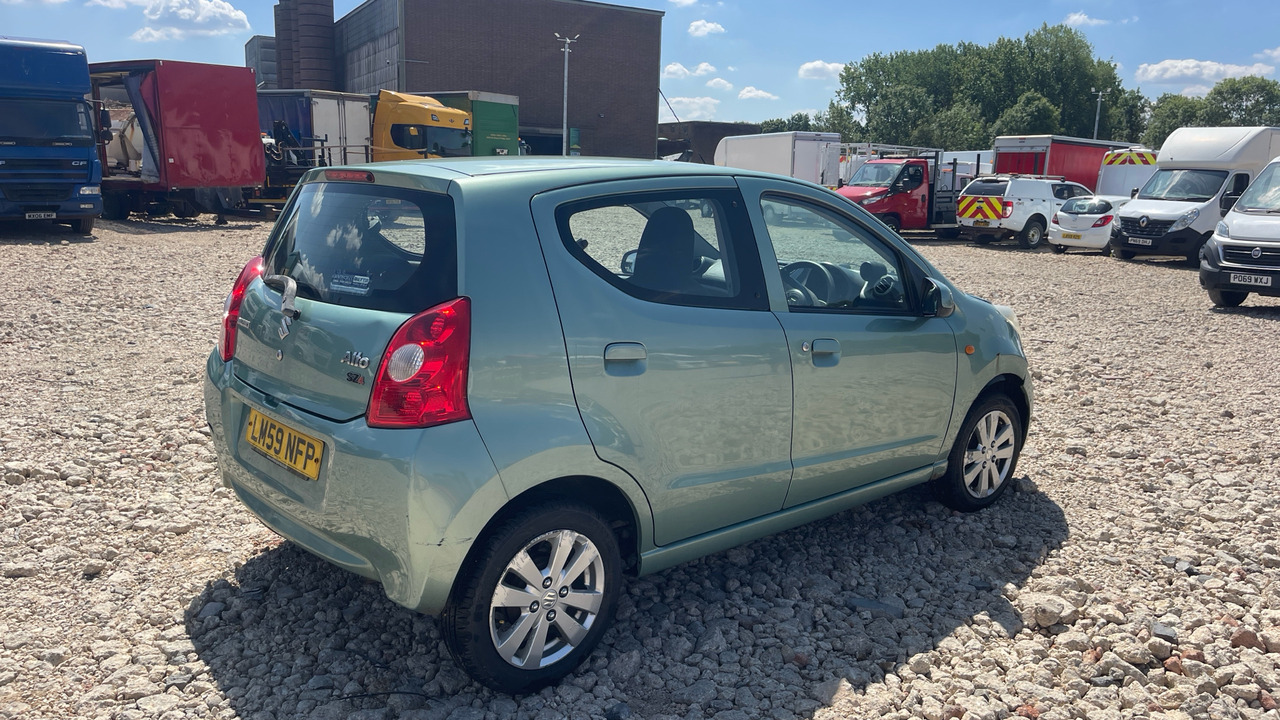 SUZUKI ALTO 1.0 SZ4 - Hatchback: hình 4 SUZUKI ALTO 1.0 SZ4 - Hatchback: hình 4