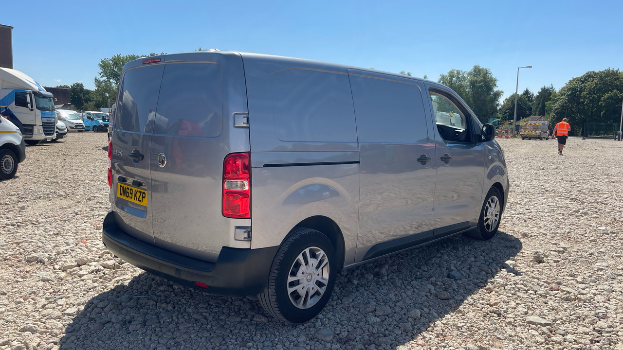VAUXHALL VIVARO 2700 1.5 100PS - Xe van nhỏ gọn: hình 4 VAUXHALL VIVARO 2700 1.5 100PS - Xe van nhỏ gọn: hình 4