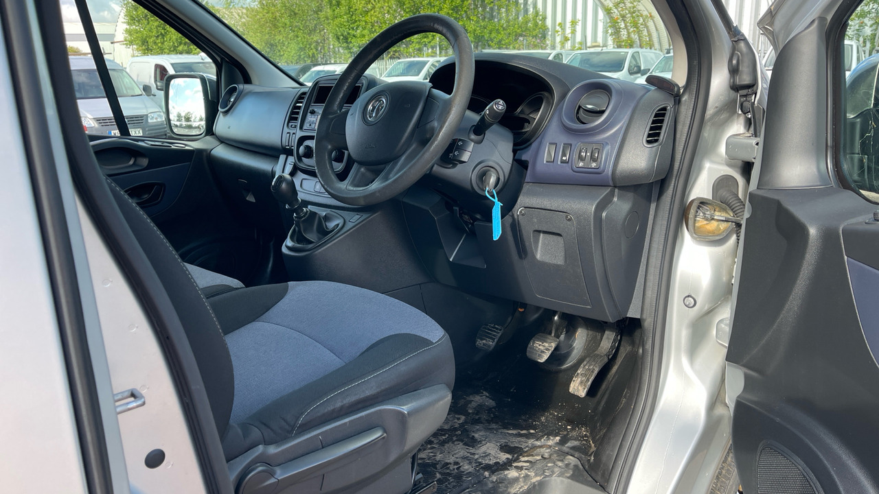 VAUXHALL VIVARO 2900 1.6 CDTI BITURBO 125PS - Xe bus mini, Xe van chở khách: hình 5 VAUXHALL VIVARO 2900 1.6 CDTI BITURBO 125PS - Xe bus mini, Xe van chở khách: hình 5