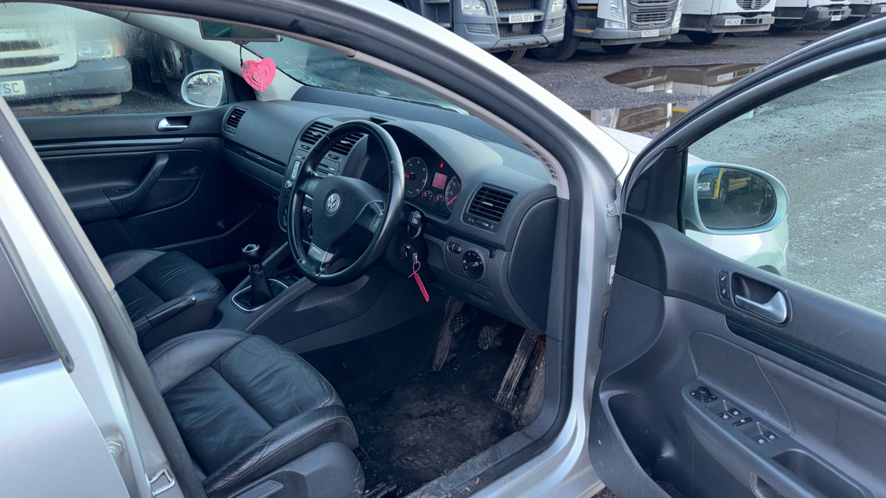 VOLKSWAGEN GOLF 2.0 GT Sport TDI 170 DPF - Hatchback: hình 5 VOLKSWAGEN GOLF 2.0 GT Sport TDI 170 DPF - Hatchback: hình 5