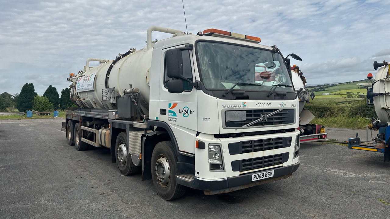 VOLVO FM 340 - Xe tải chân không: hình 1 VOLVO FM 340 - Xe tải chân không: hình 1