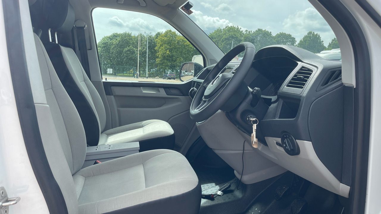 Volkswagen Transporter 2.0 TDI STARTLINE BMT 150PS 4MOTION - Xe van nhỏ gọn: hình 5 Volkswagen Transporter 2.0 TDI STARTLINE BMT 150PS 4MOTION - Xe van nhỏ gọn: hình 5