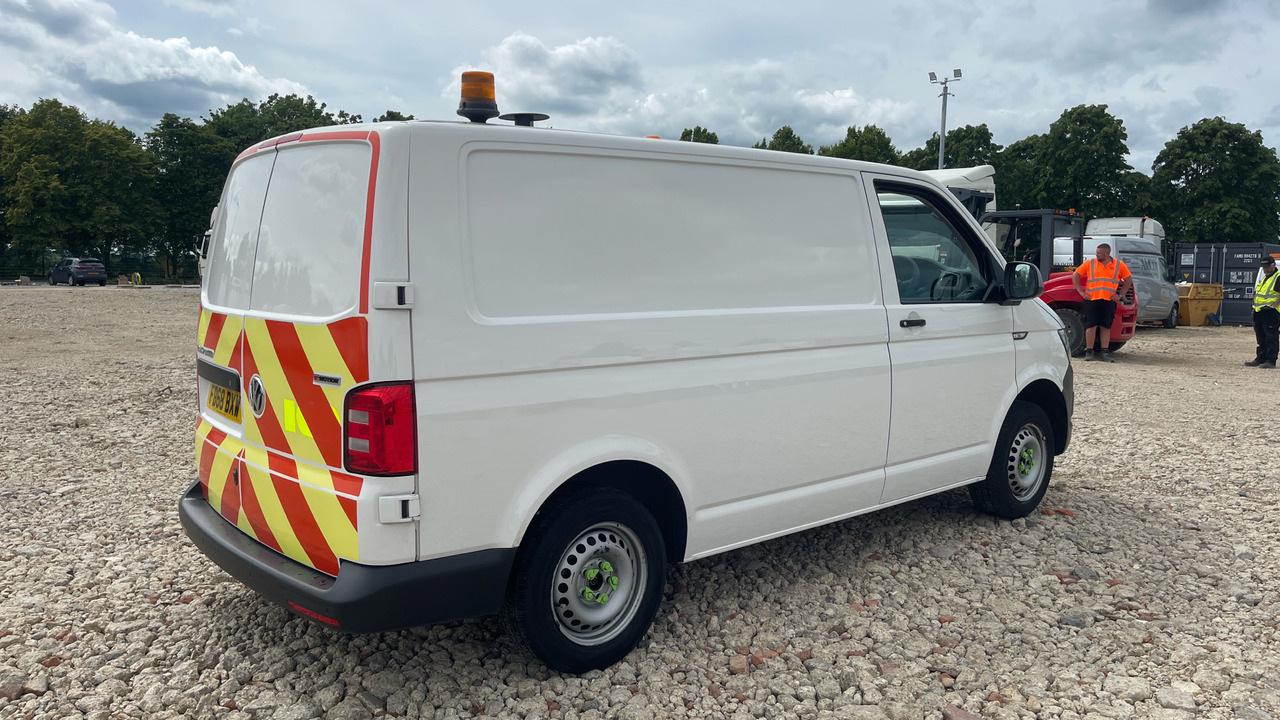 Volkswagen Transporter 2.0 TDI STARTLINE BMT 150PS 4MOTION - Xe van nhỏ gọn: hình 4 Volkswagen Transporter 2.0 TDI STARTLINE BMT 150PS 4MOTION - Xe van nhỏ gọn: hình 4