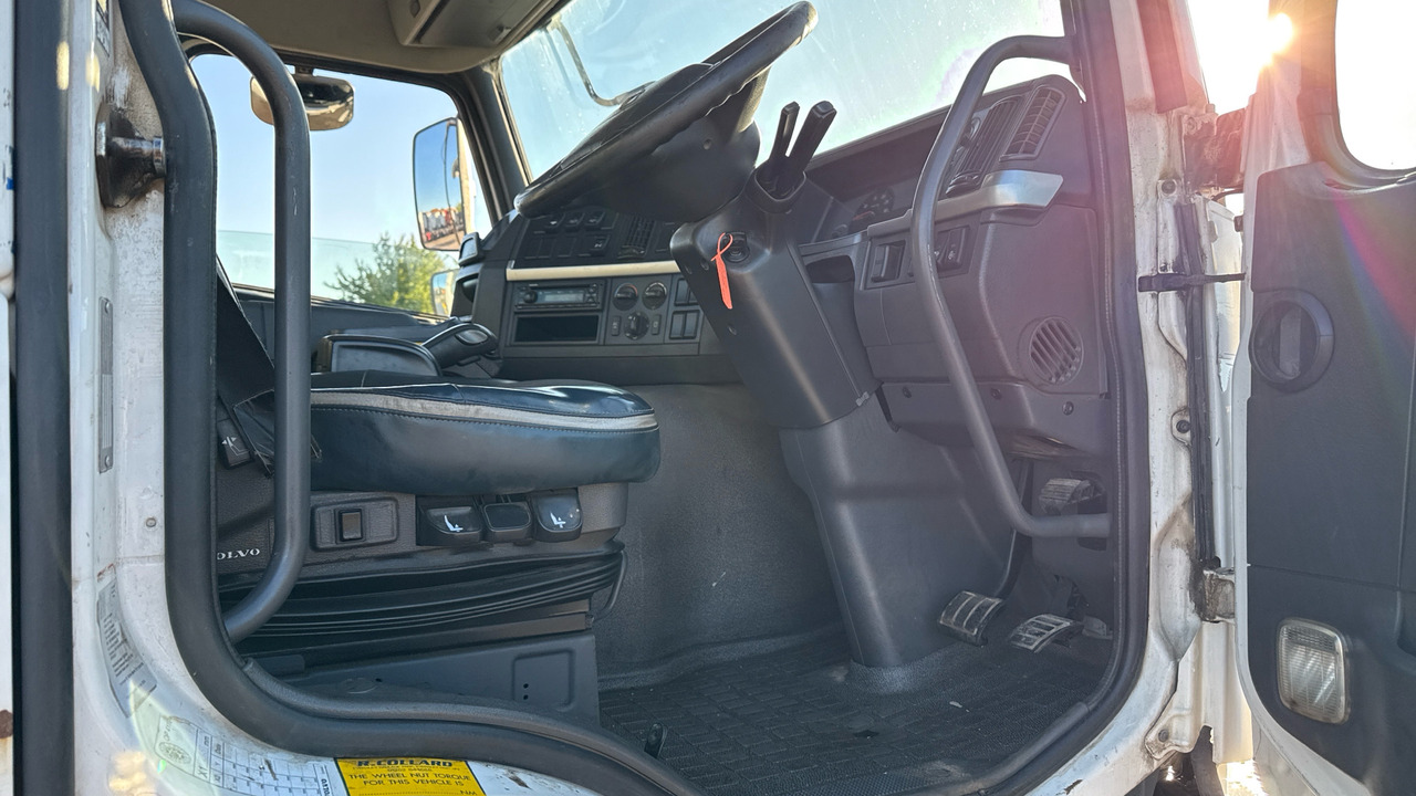 Volvo FMX 380 - Xe tải nâng móc: hình 5 Volvo FMX 380 - Xe tải nâng móc: hình 5