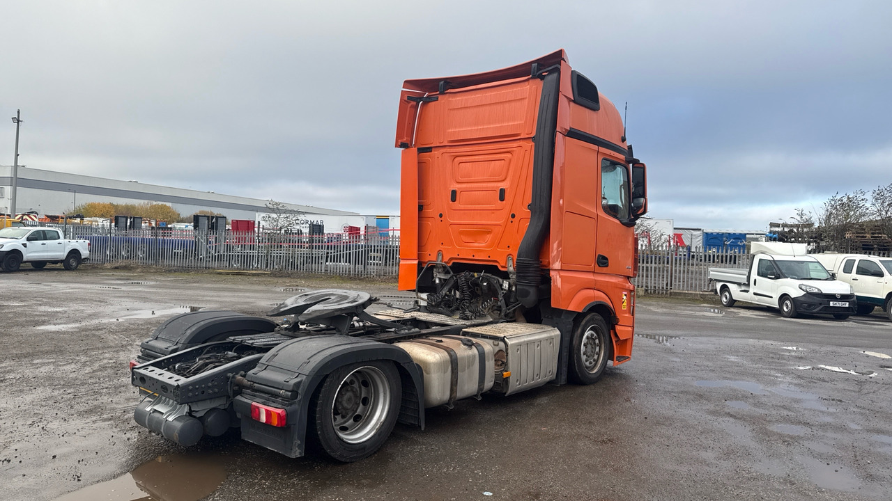 MERCEDES-BENZ ACTROS 1845 - Xe đầu kéo: hình 4 MERCEDES-BENZ ACTROS 1845 - Xe đầu kéo: hình 4