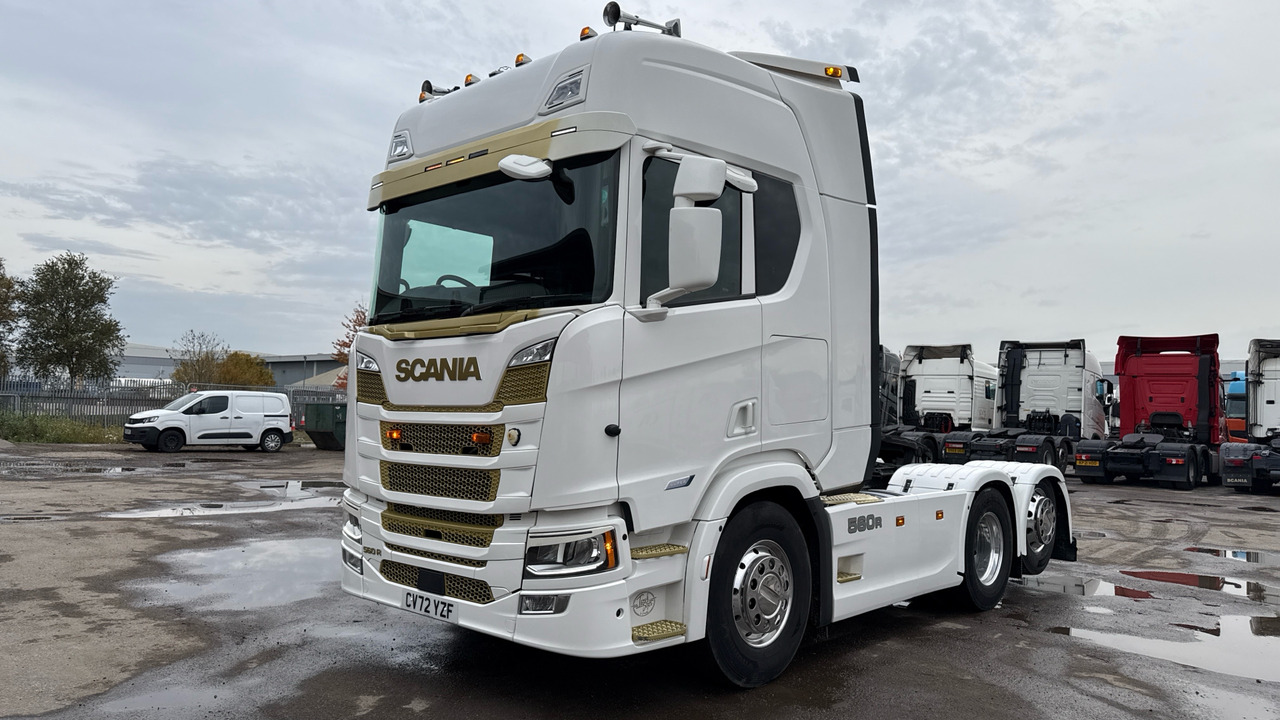 SCANIA R 560 - Xe đầu kéo: hình 2 SCANIA R 560 - Xe đầu kéo: hình 2