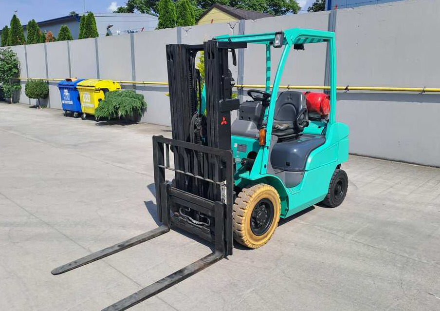Mitsubishi FG25N - Xe nâng gas: hình 5 Mitsubishi FG25N - Xe nâng gas: hình 5