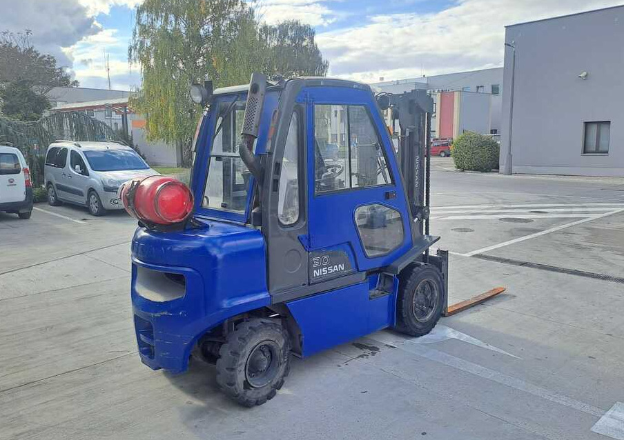 Nissan UG1D2E700683 - Xe nâng gas: hình 4 Nissan UG1D2E700683 - Xe nâng gas: hình 4