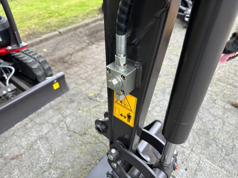 Rhino Rhinoceros XN12-9 - Máy xúc mini: hình 5 Rhino Rhinoceros XN12-9 - Máy xúc mini: hình 5