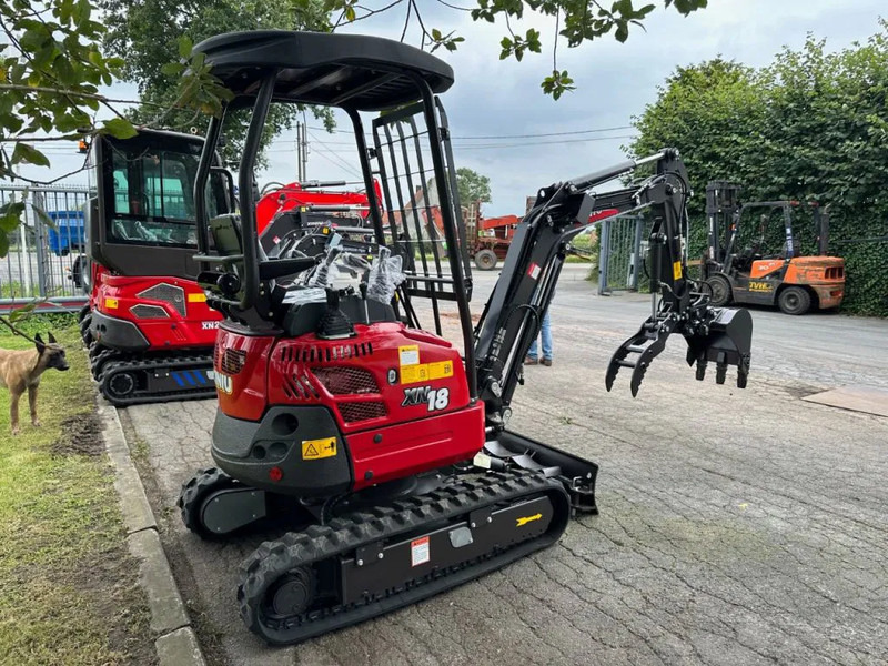 Rhino Rhinoceros XN18 - Máy xúc mini: hình 2 Rhino Rhinoceros XN18 - Máy xúc mini: hình 2