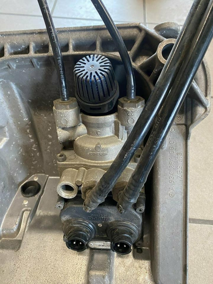 Actros MP2 Fußbremsventil A 934 294 00 01 WABCO 4800010110 - Van phanh cho Xe tải: hình 2 Actros MP2 Fußbremsventil A 934 294 00 01 WABCO 4800010110 - Van phanh cho Xe tải: hình 2