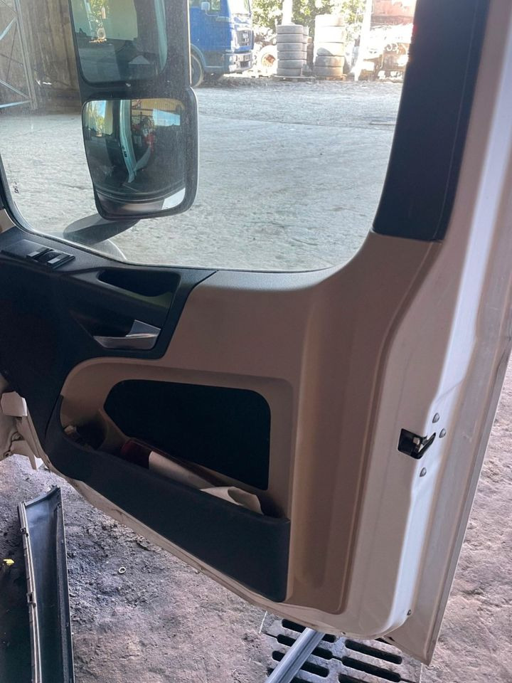 Actros MP4 Beifahrertür, Tür Rechts Weiß Spiegel Innenverkleidung - Cửa và phụ tùng cho Xe tải: hình 5 Actros MP4 Beifahrertür, Tür Rechts Weiß Spiegel Innenverkleidung - Cửa và phụ tùng cho Xe tải: hình 5