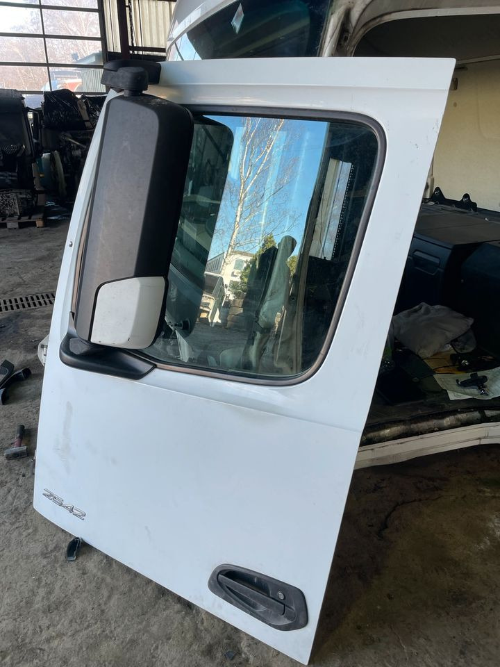 Actros MP4 Fahrertür, Tür Links Weiß Spiegel Innenverkleidung - Cửa và phụ tùng cho Xe tải: hình 2 Actros MP4 Fahrertür, Tür Links Weiß Spiegel Innenverkleidung - Cửa và phụ tùng cho Xe tải: hình 2