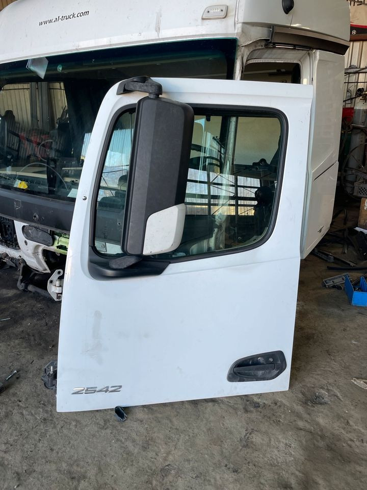 Actros MP4 Fahrertür, Tür Links Weiß Spiegel Innenverkleidung - Cửa và phụ tùng cho Xe tải: hình 1 Actros MP4 Fahrertür, Tür Links Weiß Spiegel Innenverkleidung - Cửa và phụ tùng cho Xe tải: hình 1