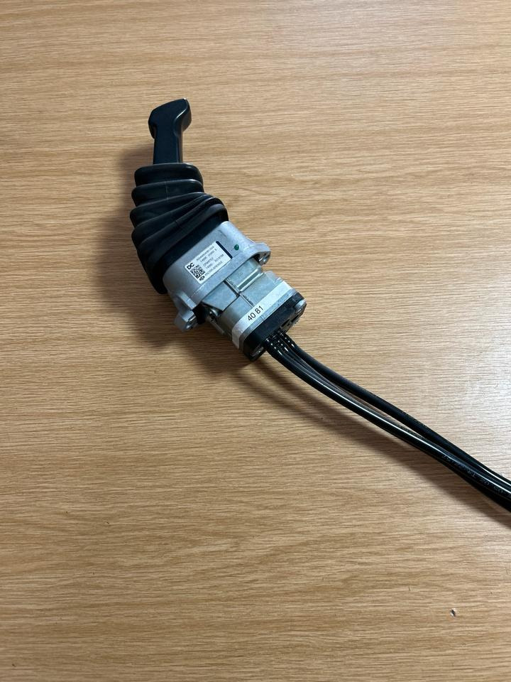 Atego 4 EU 6 bremsventil Handbremsventil KNORR-BREMSE A0044304081 - Van phanh cho Xe tải: hình 1 Atego 4 EU 6 bremsventil Handbremsventil KNORR-BREMSE A0044304081 - Van phanh cho Xe tải: hình 1