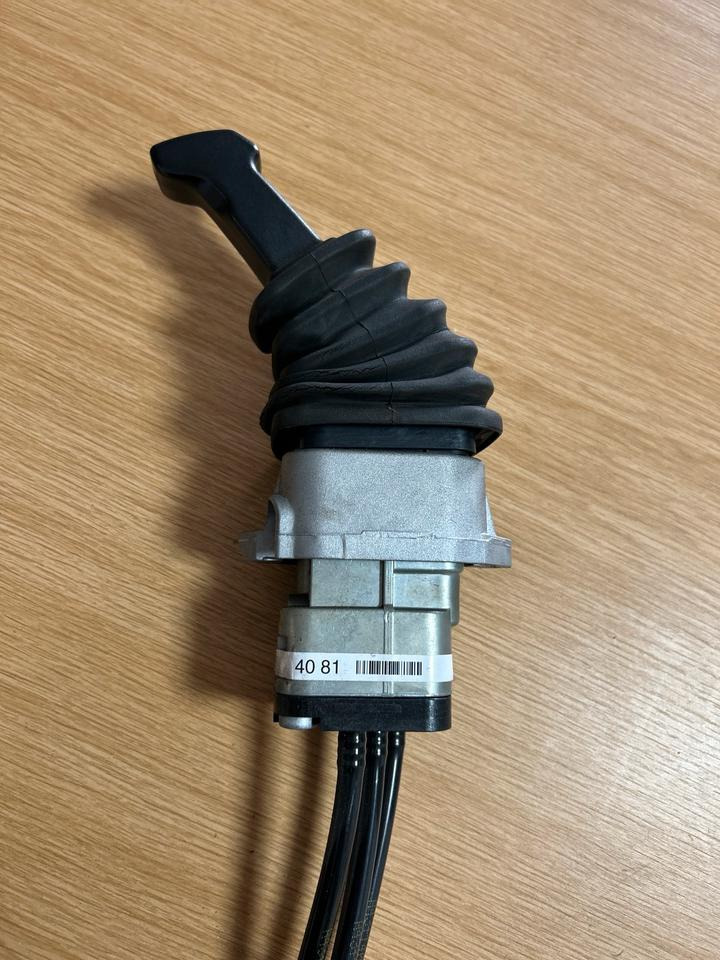 Atego 4 EU 6 bremsventil Handbremsventil KNORR-BREMSE A0044304081 - Van phanh cho Xe tải: hình 3 Atego 4 EU 6 bremsventil Handbremsventil KNORR-BREMSE A0044304081 - Van phanh cho Xe tải: hình 3