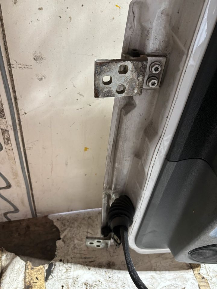 Atego Beifahrertür,rechts, weiß,verkleidung,elek-Fenster LN 17 - Cửa và phụ tùng cho Xe tải: hình 4 Atego Beifahrertür,rechts, weiß,verkleidung,elek-Fenster LN 17 - Cửa và phụ tùng cho Xe tải: hình 4