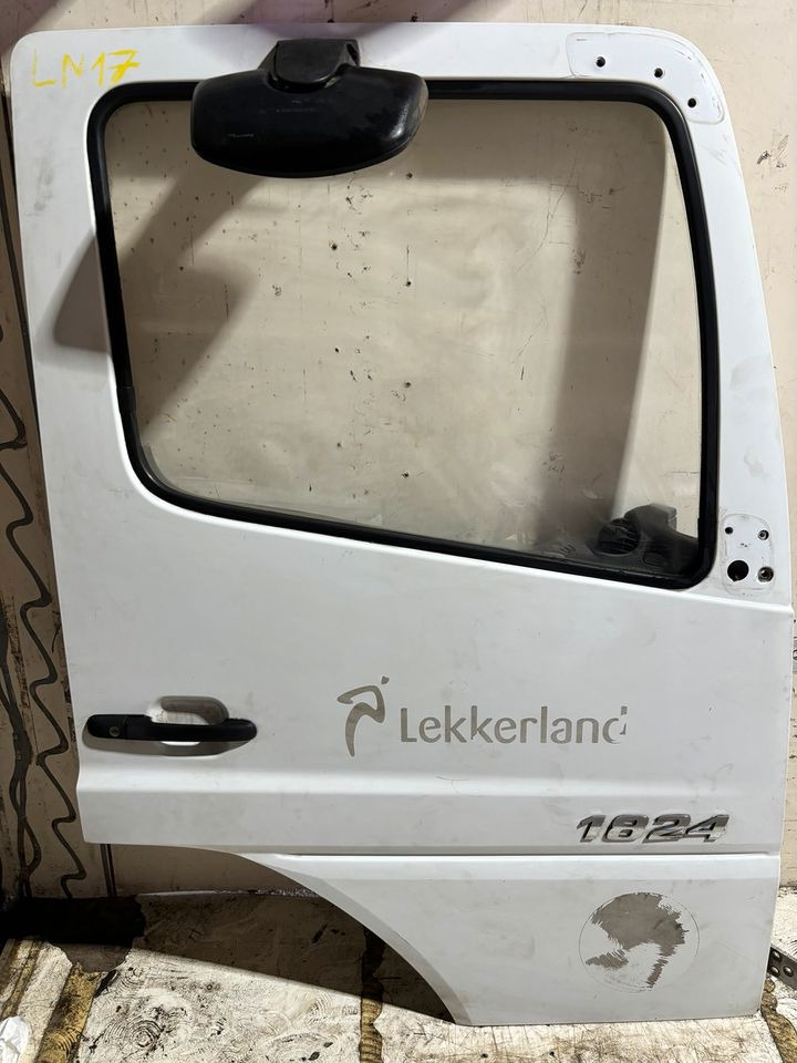 Atego Beifahrertür,rechts, weiß,verkleidung,elek-Fenster LN 17 - Cửa và phụ tùng cho Xe tải: hình 2 Atego Beifahrertür,rechts, weiß,verkleidung,elek-Fenster LN 17 - Cửa và phụ tùng cho Xe tải: hình 2