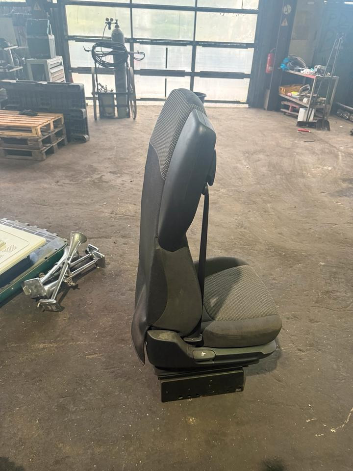 DAF XF 460 Euro6 Beifahrersitz - Chỗ ngồi cho Xe tải: hình 3 DAF XF 460 Euro6 Beifahrersitz - Chỗ ngồi cho Xe tải: hình 3