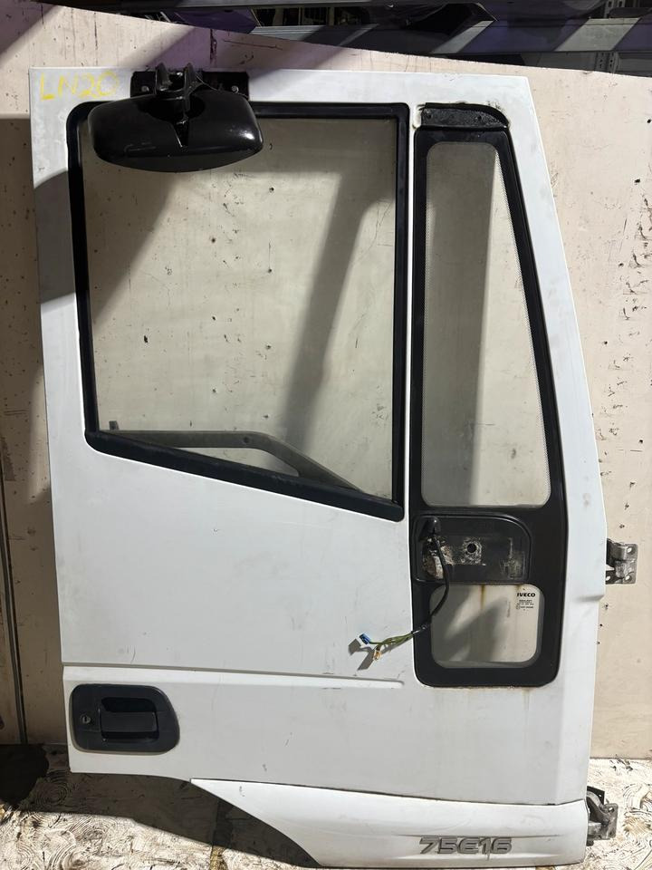 IVECO EURO CARGO Beifahrertür,weiß,Innenverkleidung LN 20 - Cửa và phụ tùng cho Xe tải: hình 2 IVECO EURO CARGO Beifahrertür,weiß,Innenverkleidung LN 20 - Cửa và phụ tùng cho Xe tải: hình 2