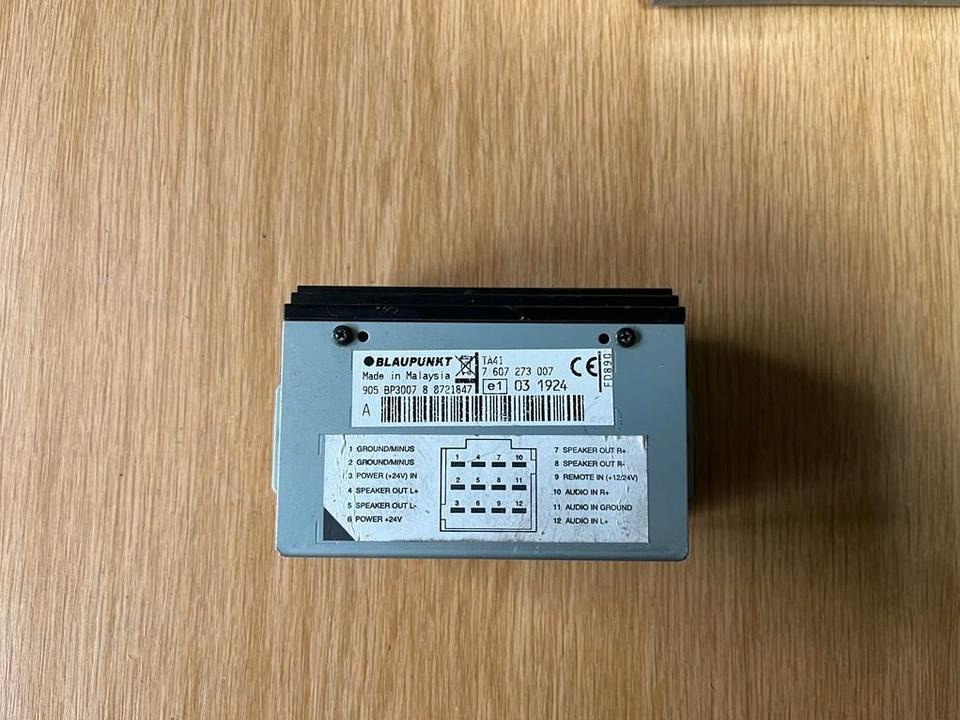 MAN BLAUPUNKT Audio Verstärker 7 607 273 007 - ECU cho Xe tải: hình 2 MAN BLAUPUNKT Audio Verstärker 7 607 273 007 - ECU cho Xe tải: hình 2