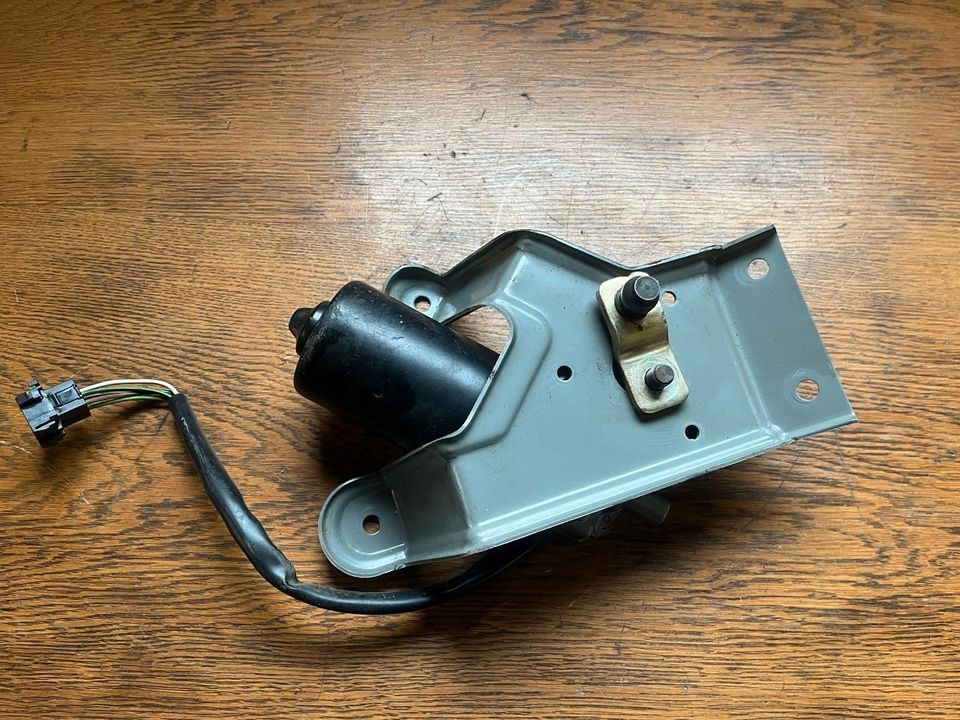 MAN Scheibenwischermotor Valeo 404.027 24V 81264016118 - Cần gạt nước cho Xe tải: hình 4 MAN Scheibenwischermotor Valeo 404.027 24V 81264016118 - Cần gạt nước cho Xe tải: hình 4