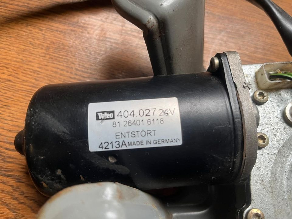 MAN Scheibenwischermotor Valeo 404.027 24V 81264016118 - Cần gạt nước cho Xe tải: hình 2 MAN Scheibenwischermotor Valeo 404.027 24V 81264016118 - Cần gạt nước cho Xe tải: hình 2