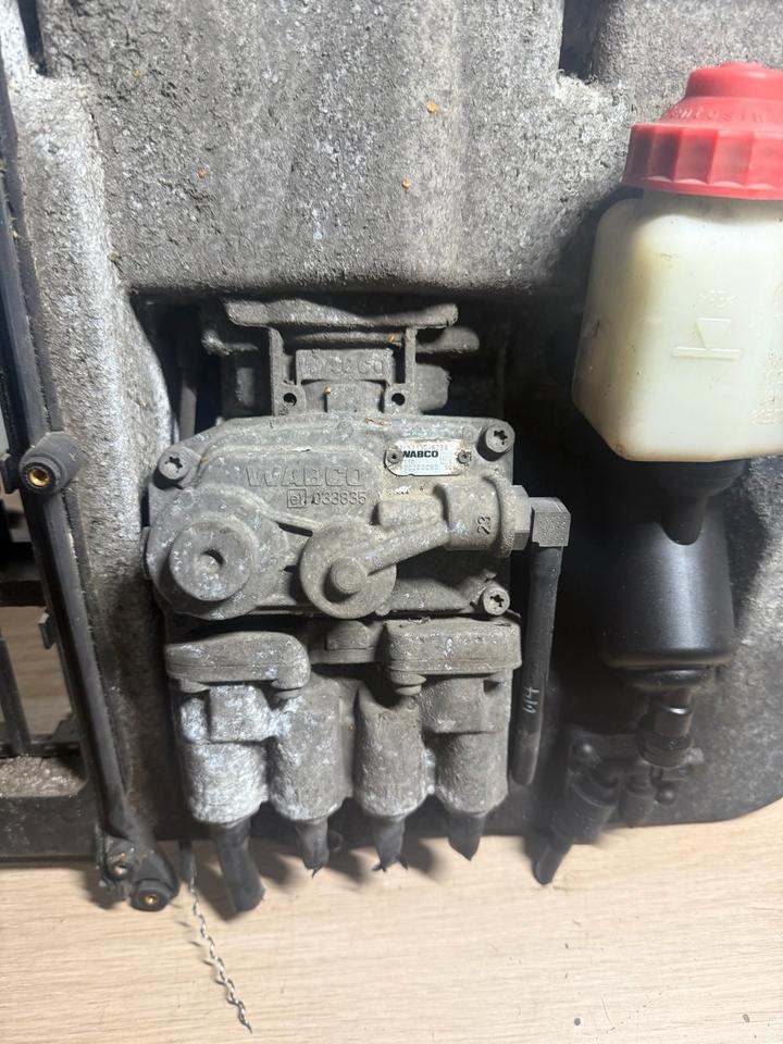 MAN WABCO Fußbremsventil 4800200090 - Phụ tùng phanh cho Xe tải: hình 2 MAN WABCO Fußbremsventil 4800200090 - Phụ tùng phanh cho Xe tải: hình 2