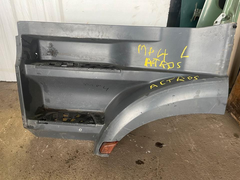 Mercedes ACTROS MP4 Einstieg Links A9616662201 - Bậc bước cho Xe tải: hình 1 Mercedes ACTROS MP4 Einstieg Links A9616662201 - Bậc bước cho Xe tải: hình 1