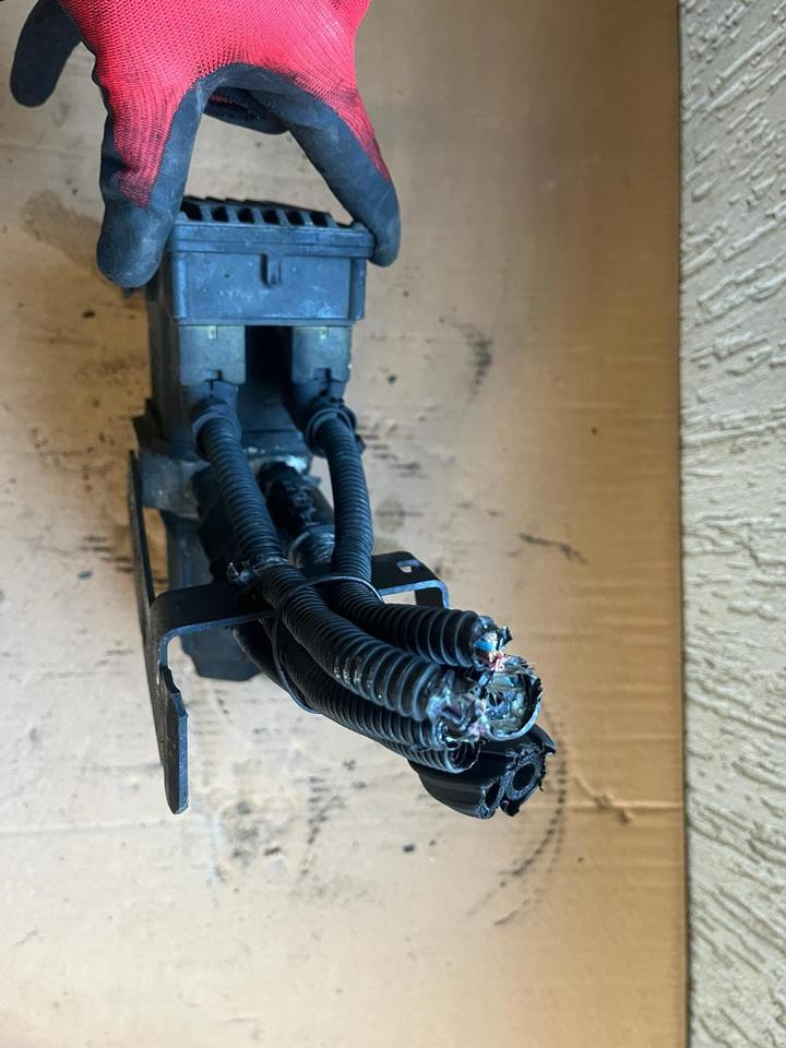 Mercedes Actros MP4 AdBlue Pumpe A0001403378 - Bơm nhiên liệu cho Xe tải: hình 3 Mercedes Actros MP4 AdBlue Pumpe A0001403378 - Bơm nhiên liệu cho Xe tải: hình 3