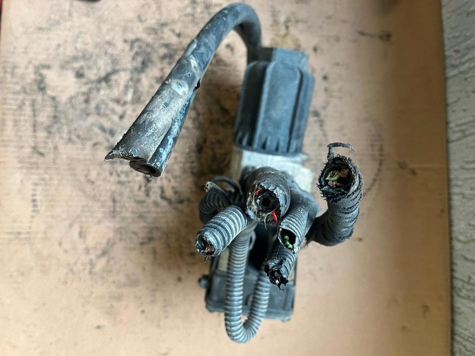 Mercedes Actros MP4 AdBlue Pumpe A0001405378 - Bơm nhiên liệu cho Xe tải: hình 4 Mercedes Actros MP4 AdBlue Pumpe A0001405378 - Bơm nhiên liệu cho Xe tải: hình 4