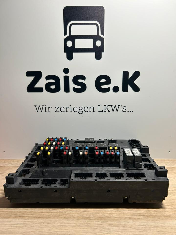 Mercedes Actros MP4 Continental Sicherungskasten A0014466158 - Cầu chì cho Xe tải: hình 1 Mercedes Actros MP4 Continental Sicherungskasten A0014466158 - Cầu chì cho Xe tải: hình 1