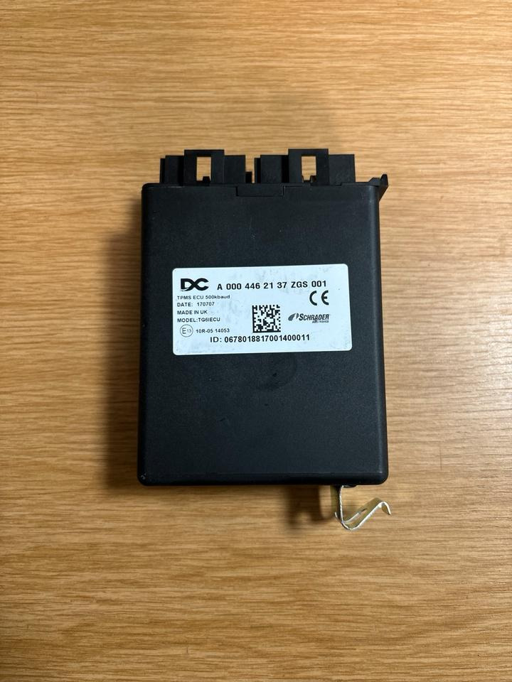 Mercedes Actros MP4 Reifendruck Steuergerät A0004462137 - ECU cho Xe tải: hình 1 Mercedes Actros MP4 Reifendruck Steuergerät A0004462137 - ECU cho Xe tải: hình 1