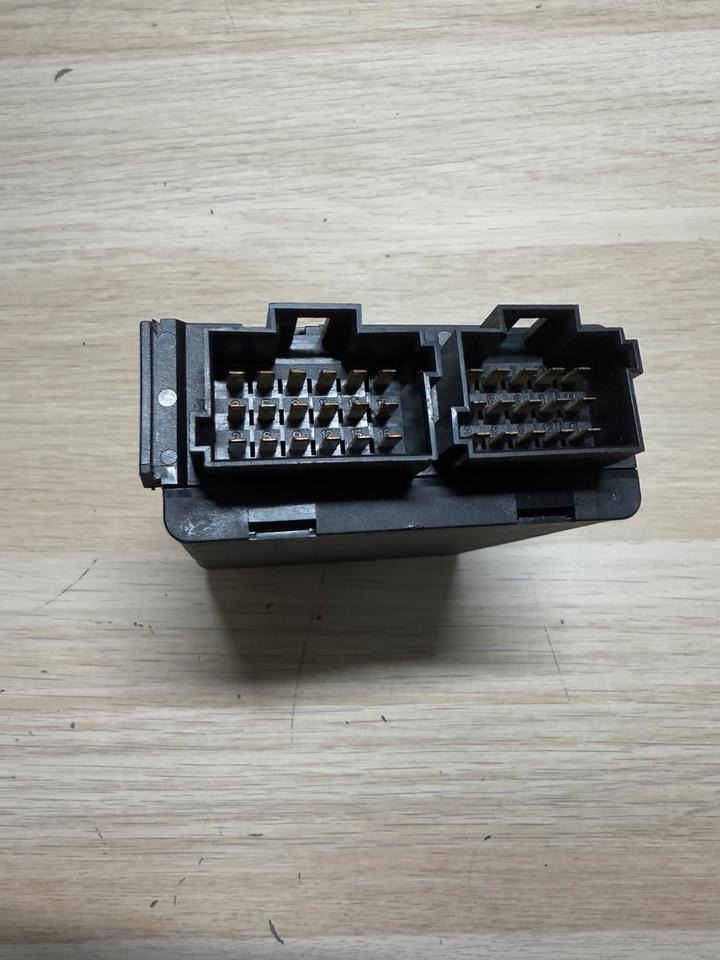 Mercedes Actros MP4 Reifendruckkontrolle Steuergerät A0004461637 - ECU: hình 5 Mercedes Actros MP4 Reifendruckkontrolle Steuergerät A0004461637 - ECU: hình 5