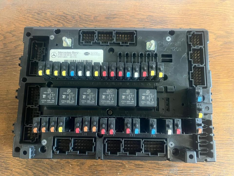 Mercedes Actros MP4 SAM Cabin Sicherungskasten A0004469658 - Cầu chì cho Xe tải: hình 2 Mercedes Actros MP4 SAM Cabin Sicherungskasten A0004469658 - Cầu chì cho Xe tải: hình 2