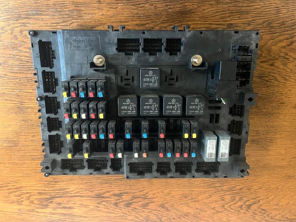 Mercedes Actros MP4 Single-SAM Sicherungskasten A0014463658 - Cầu chì cho Xe tải: hình 2 Mercedes Actros MP4 Single-SAM Sicherungskasten A0014463658 - Cầu chì cho Xe tải: hình 2