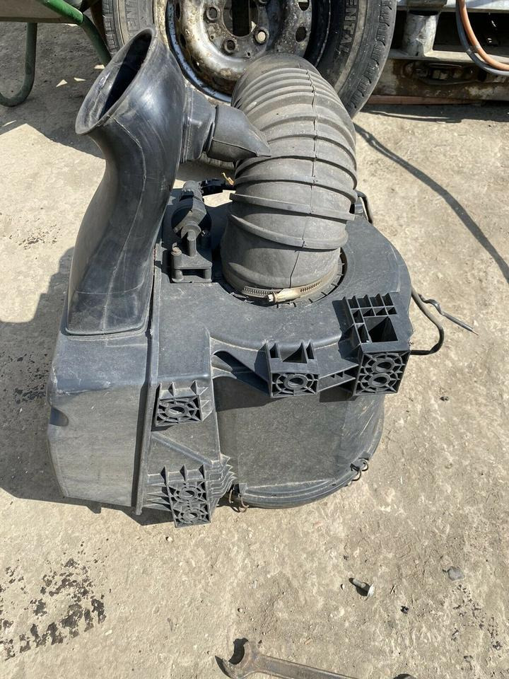Mercedes Atego Luftfilterkasten Luftfilter Gehäuse A 973 528 06 0 - Bộ lọc gió cho Xe tải: hình 2 Mercedes Atego Luftfilterkasten Luftfilter Gehäuse A 973 528 06 0 - Bộ lọc gió cho Xe tải: hình 2