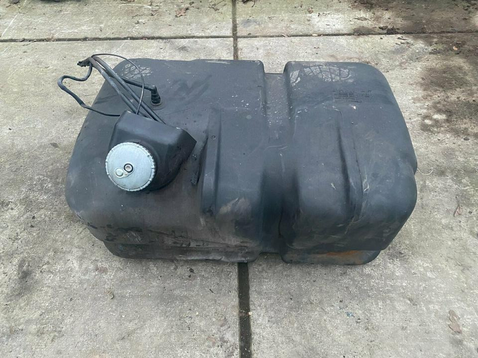 Mercedes Atego Tank Tankbehälter A 970470201, A 970471xx01 - Bình nhiên liệu cho Xe tải: hình 1 Mercedes Atego Tank Tankbehälter A 970470201, A 970471xx01 - Bình nhiên liệu cho Xe tải: hình 1