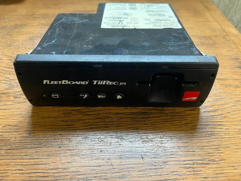 Mercedes-Benz Actros MP4 Tachograph FLEETBOARD A0004462260 - Máy đo tốc độ cho Xe tải: hình 1 Mercedes-Benz Actros MP4 Tachograph FLEETBOARD A0004462260 - Máy đo tốc độ cho Xe tải: hình 1