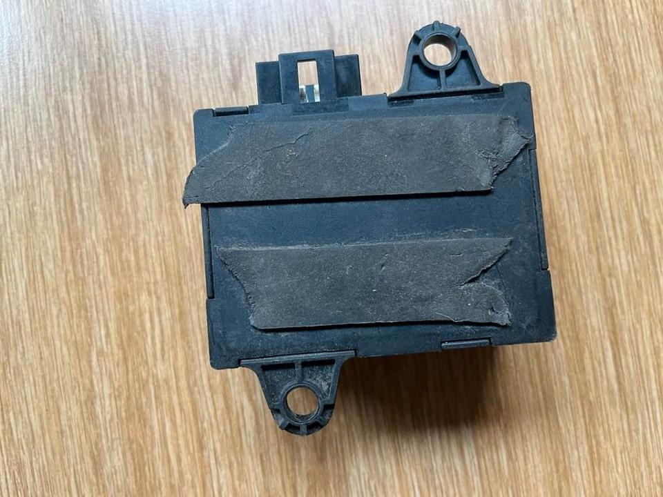 Mercedes Benz Vito W638 Wegfahrsperre Modul 0335456032 - ECU cho Xe tải: hình 4 Mercedes Benz Vito W638 Wegfahrsperre Modul 0335456032 - ECU cho Xe tải: hình 4