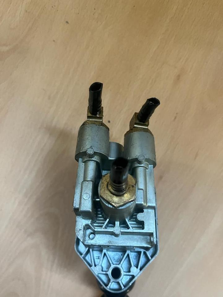 Mercedes Bremsventil Feststellbremse Handbremsventil 0034307981 - Cần số cho Xe tải: hình 5 Mercedes Bremsventil Feststellbremse Handbremsventil 0034307981 - Cần số cho Xe tải: hình 5