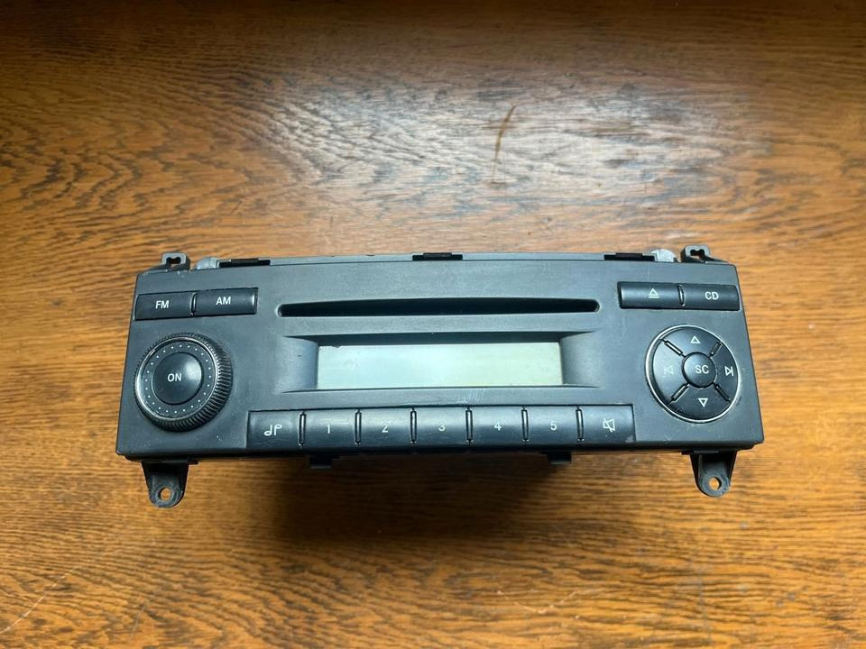Mercedes Sprinter CD Radio 12V A9068200486 - Cabin và nội thất cho Xe tải: hình 1 Mercedes Sprinter CD Radio 12V A9068200486 - Cabin và nội thất cho Xe tải: hình 1