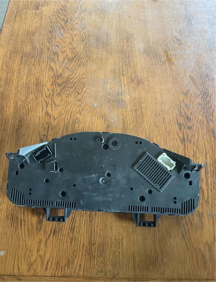 Mercedes Sprinter Kombiinstrument Tacho A0004468321 - Máy đo tốc độ cho Xe tải: hình 2 Mercedes Sprinter Kombiinstrument Tacho A0004468321 - Máy đo tốc độ cho Xe tải: hình 2