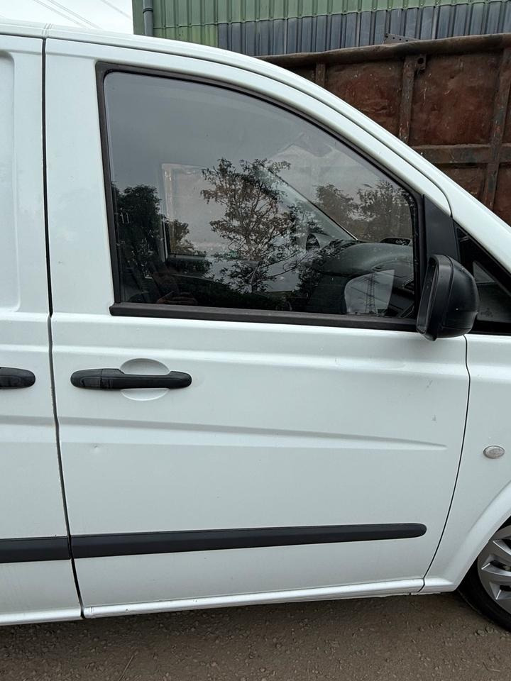 Mercedes VITO Beifahrertür Rechts komplett BJ 2012 - Cửa và phụ tùng cho Xe tải nhỏ: hình 1 Mercedes VITO Beifahrertür Rechts komplett BJ 2012 - Cửa và phụ tùng cho Xe tải nhỏ: hình 1